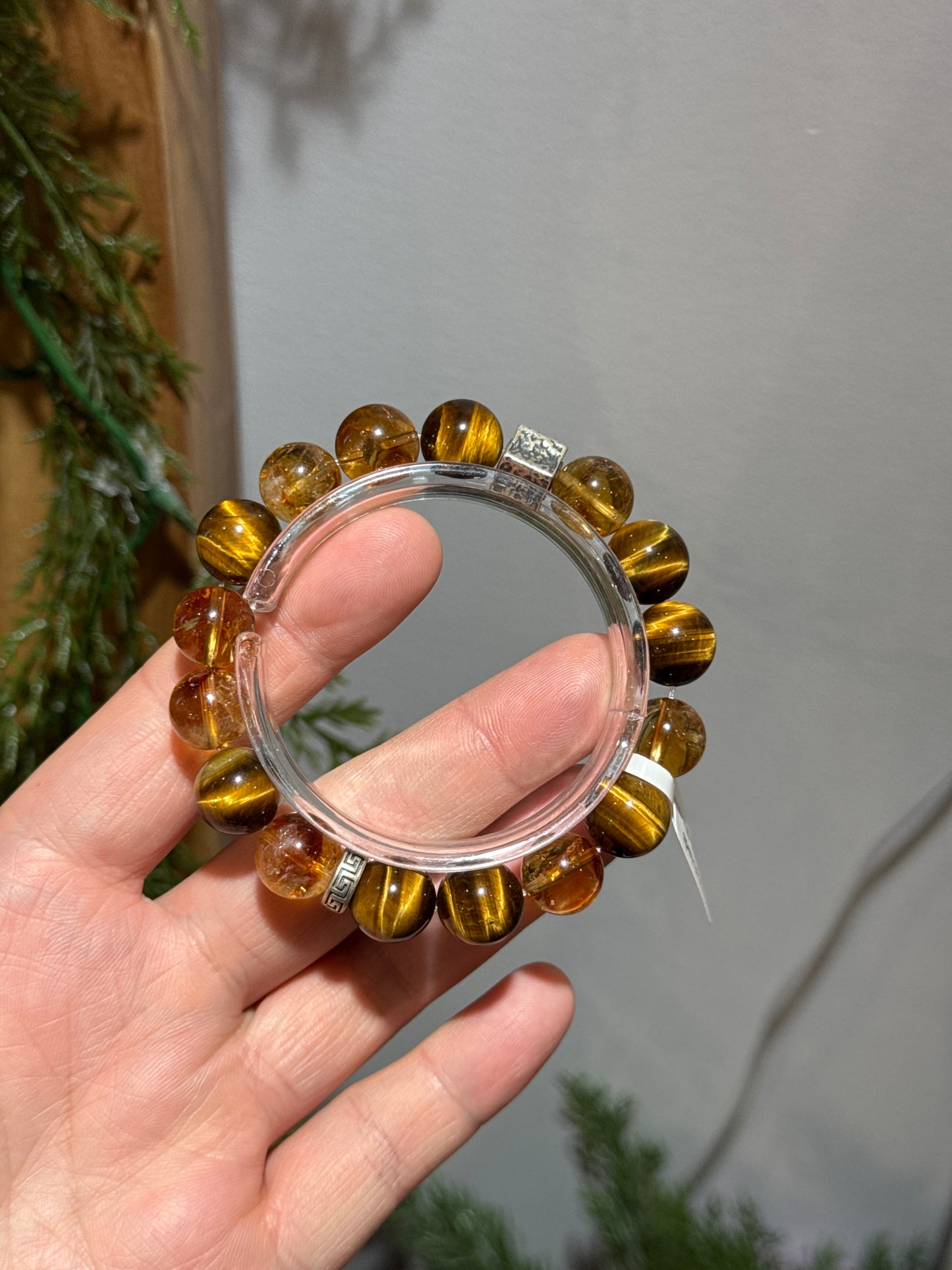 闪电黄虎黄塔晶