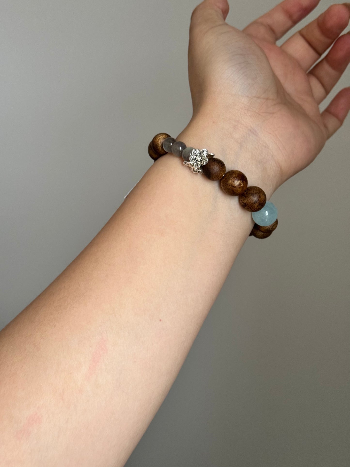 白阿塞海蓝宝灰月光沉香 White Aze Aquamarine Gray Moonstone Agarwood