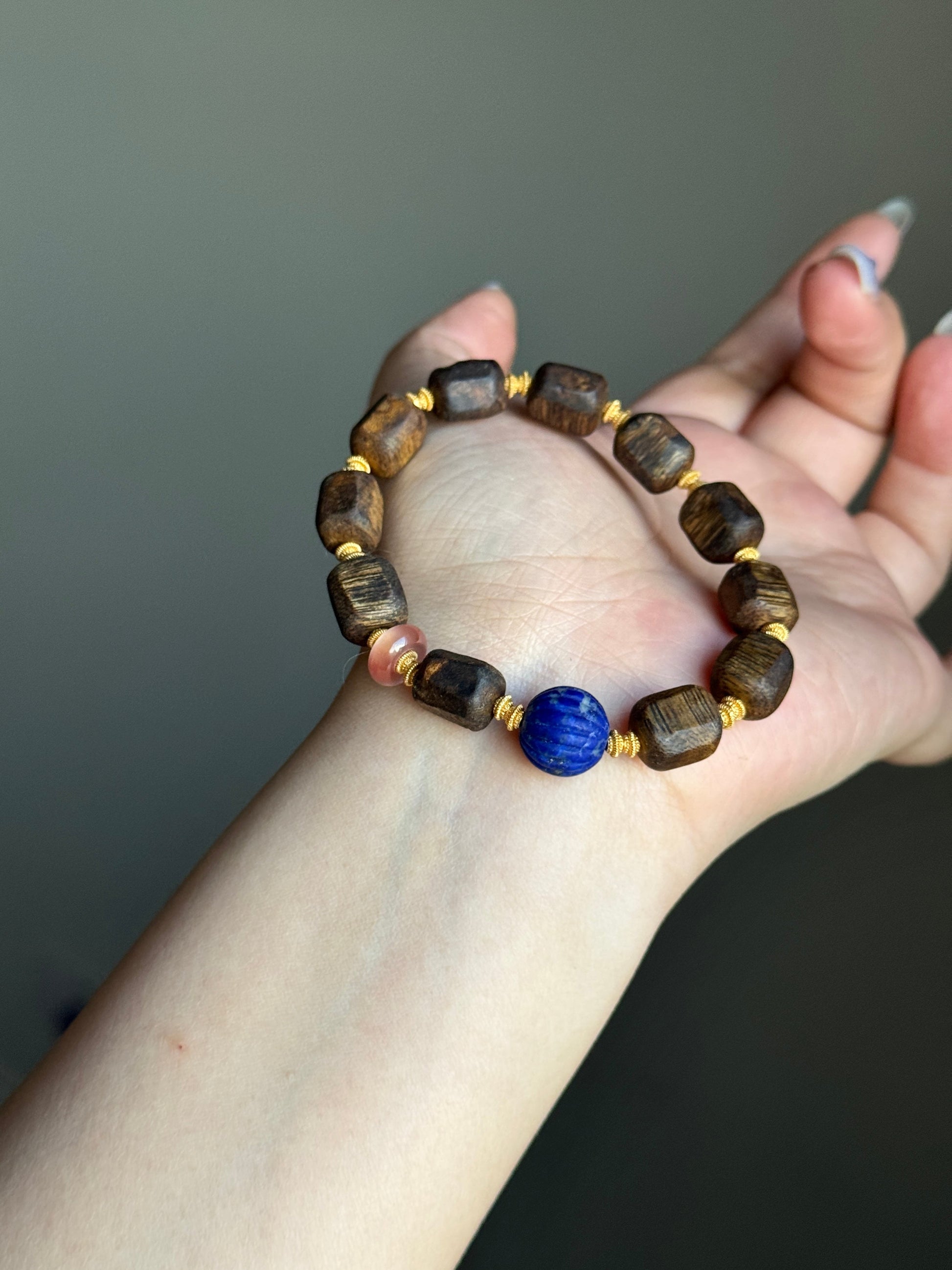 宝瓶纳福 Fortune Vase Blessing