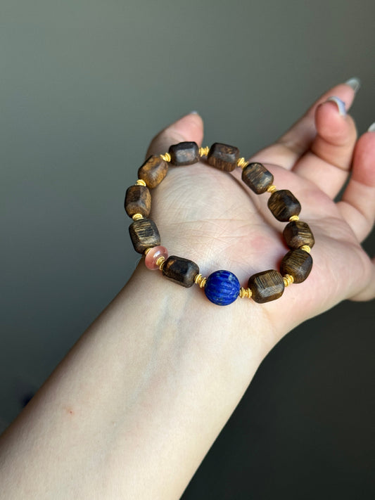 宝瓶纳福 Fortune Vase Blessing